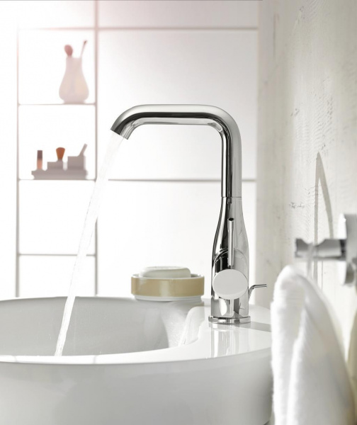 Фото смеситель для раковины grohe essence 23462001
