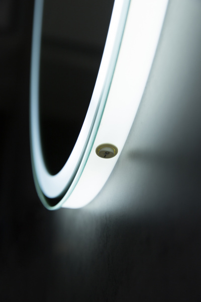Фото зеркало с подсветкой belbagno 75 см spc-vst-750-900-led-btn