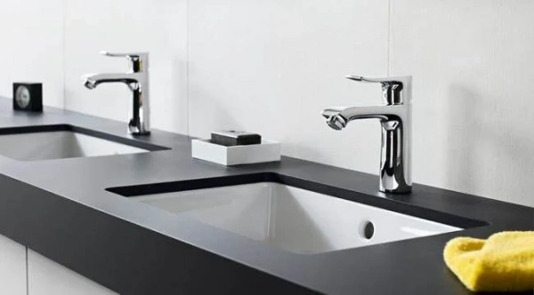 Фото смеситель для раковины hansgrohe metris 31121000