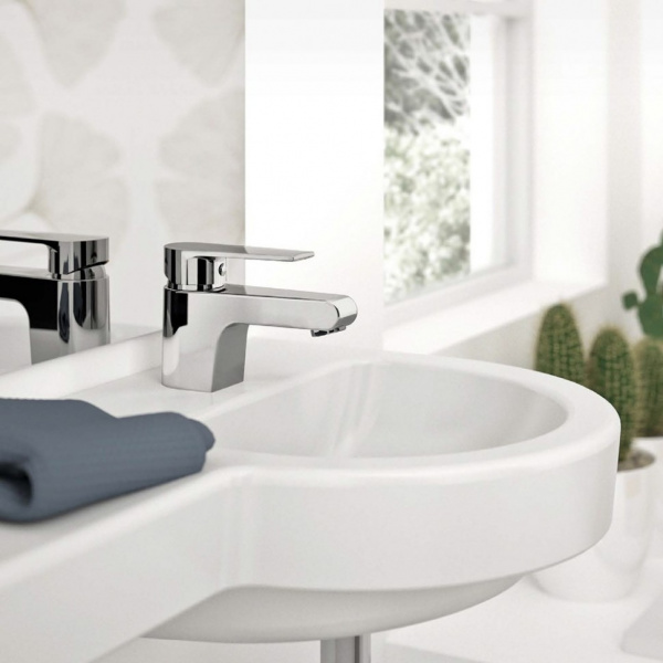 Фото смеситель для раковины jacuzzi rubinetteria zeus lgcr211japi