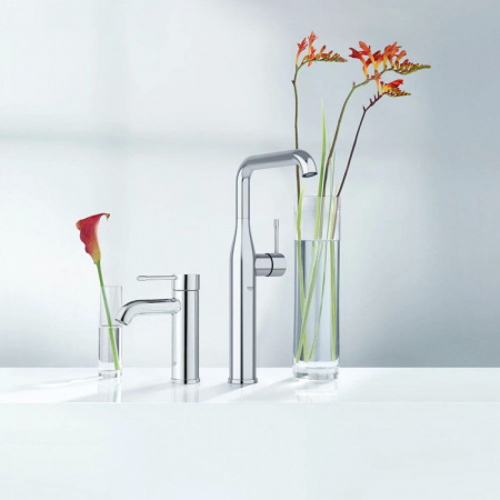 Фото смеситель для раковины grohe essence new 23589001