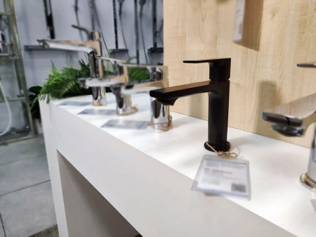 Фото смеситель для раковины hansgrohe rebris e 72557670_vstv