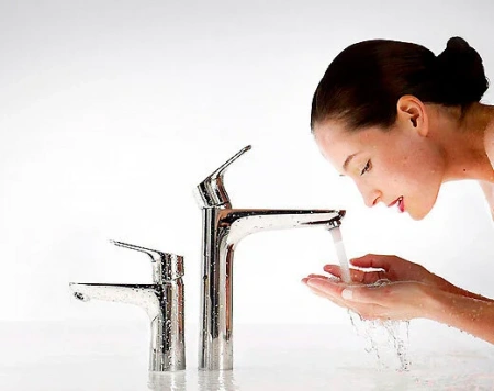 Фото смеситель для раковины hansgrohe focus е2 31607000_vstvo