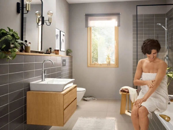 Фото смеситель для раковины hansgrohe rebris e 72576000
