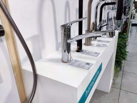 Фото смеситель для кухонной мойки hansgrohe logis 71832000_otu